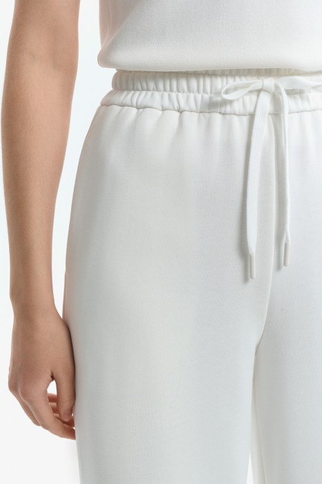 трикотажные брюки из россии вид сбоку