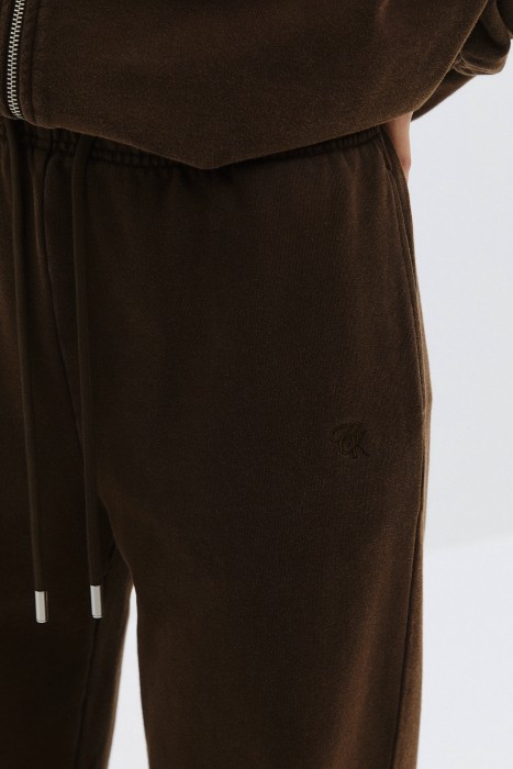 трикотажные брюки из россии вид сбоку