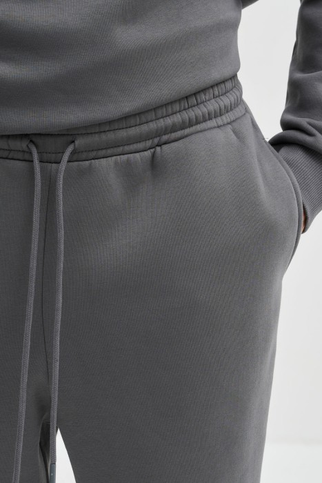 трикотажные брюки от бренда снежная королева вид слева