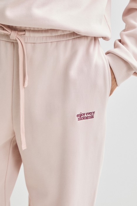 трикотажные брюки из россии вид сбоку