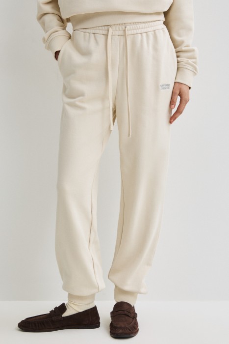 трикотажные брюки от бренда снежная королева вид слева