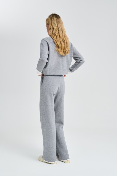 трикотажные брюки по цене 1620 руб вид справа