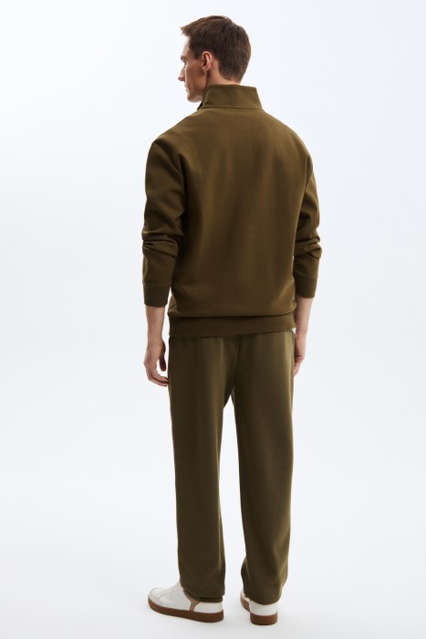 трикотажные брюки по цене 1890 руб вид справа