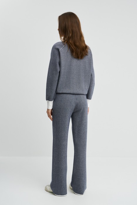 трикотажные брюки по цене 1620 руб вид справа