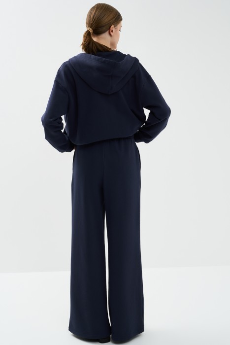 трикотажные брюки по цене 1480 руб вид справа