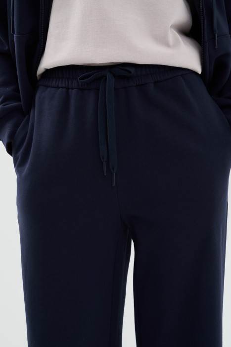 трикотажные брюки из россии вид сбоку