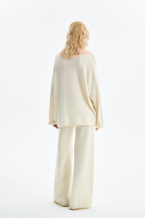 трикотажные брюки из россии вид сбоку