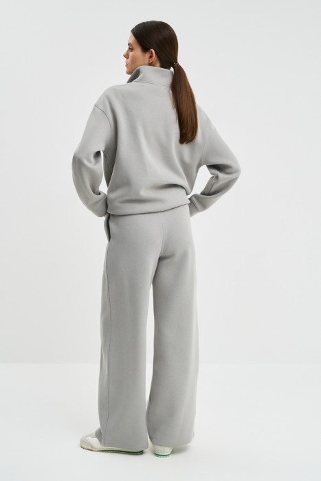 трикотажные брюки по цене 1620 руб вид справа