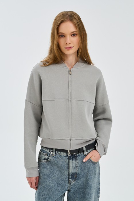 трикотажный бомбер из россии вид сбоку