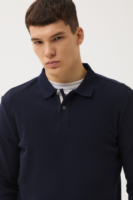 трикотажный джемпер-поло от бренда снежная королева вид слева