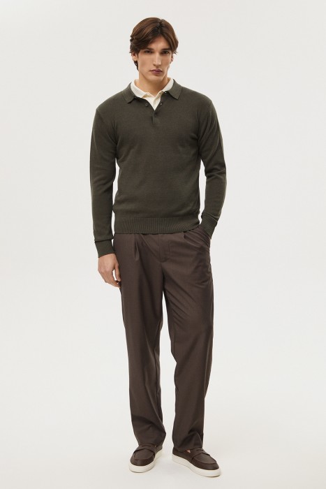 трикотажный джемпер-поло от бренда снежная королева вид слева