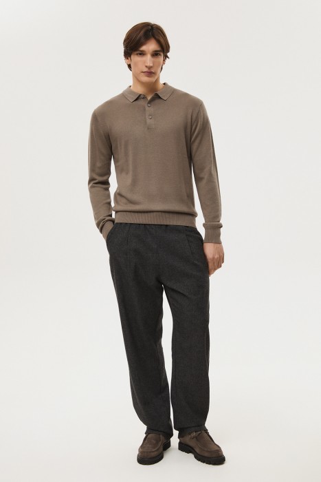 трикотажный джемпер-поло от бренда снежная королева вид слева