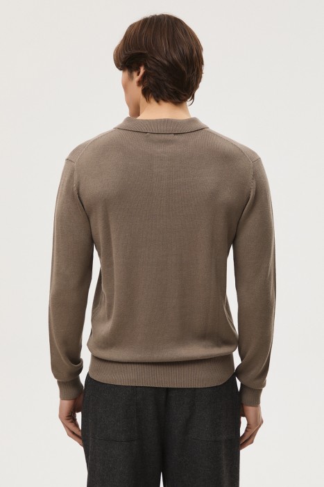 трикотажный джемпер-поло по цене 1870 руб вид справа