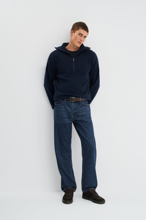 трикотажный джемпер с воротником на молнии от бренда снежная королева вид слева