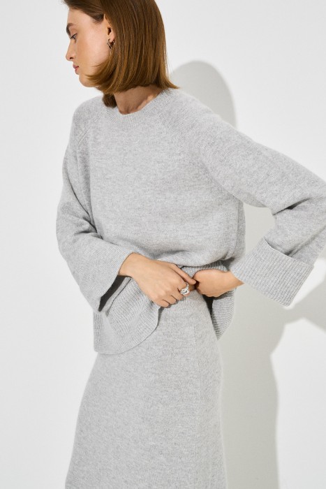 трикотажный джемпер от бренда снежная королева вид слева