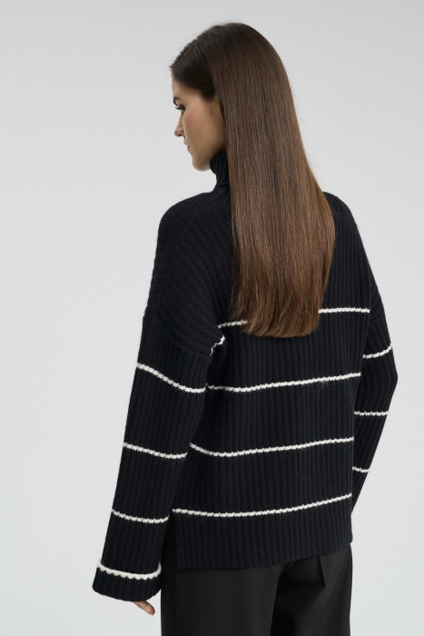 трикотажный джемпер по цене 1780 руб вид справа