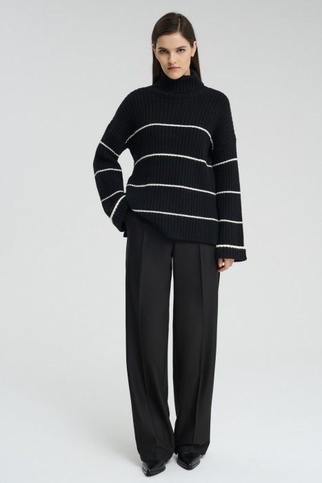 трикотажный джемпер из россии вид сбоку