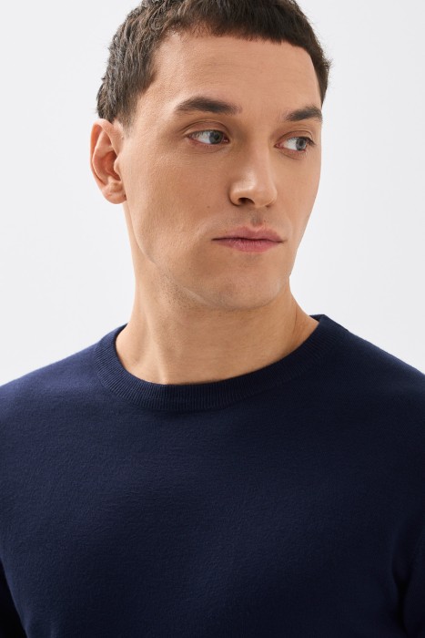 трикотажный джемпер от бренда снежная королева вид слева