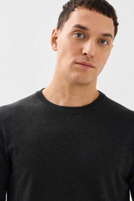 трикотажный джемпер из россии вид сбоку