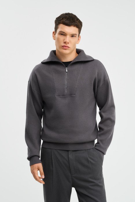 трикотажный джемпер от бренда снежная королева вид слева