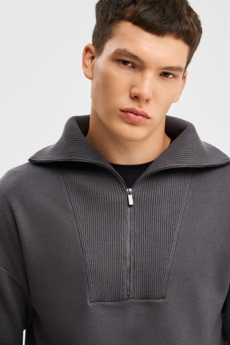 трикотажный джемпер из россии вид сбоку