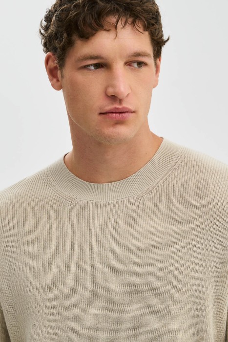 трикотажный джемпер из россии вид сбоку