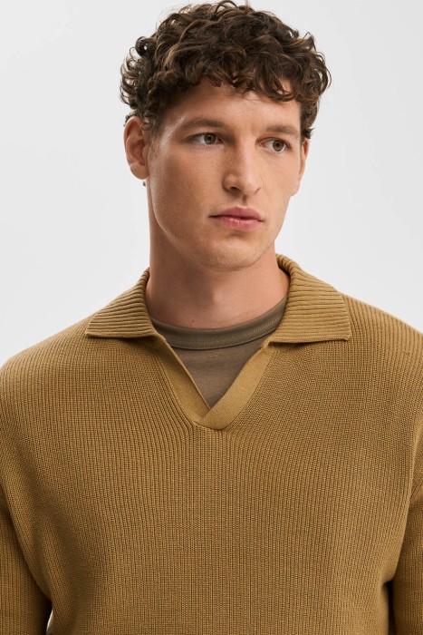 трикотажный джемпер из россии вид сбоку