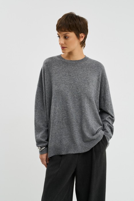 трикотажный джемпер от бренда снежная королева вид слева