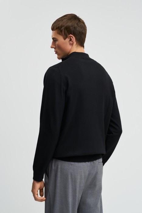 трикотажный джемпер по цене 1600 руб вид справа