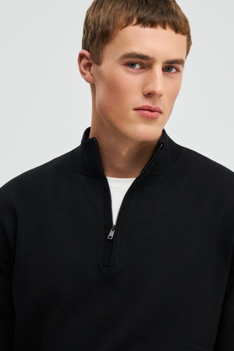 трикотажный джемпер из россии вид сбоку