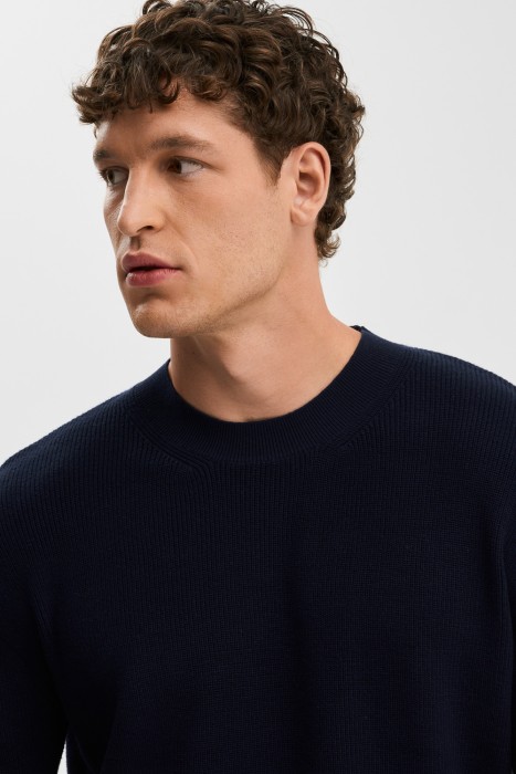 трикотажный джемпер из россии вид сбоку