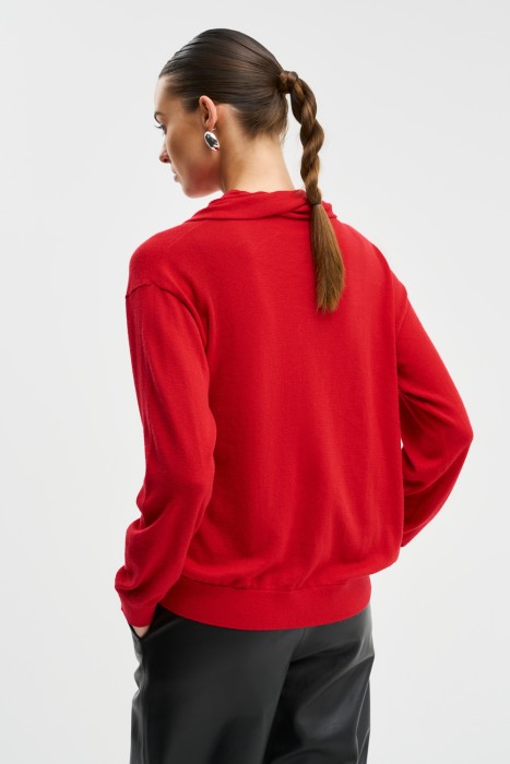 трикотажный джемпер из россии вид сбоку