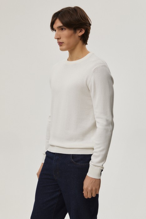 трикотажный джемпер из россии вид сбоку