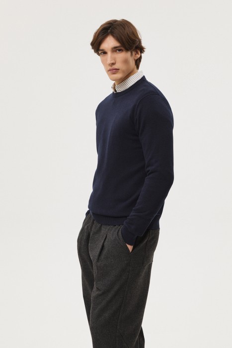 трикотажный джемпер из россии вид сбоку