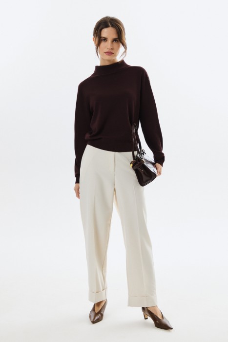 трикотажный джемпер от бренда снежная королева вид слева