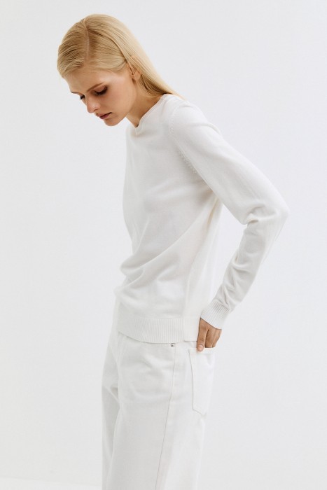 трикотажный джемпер от бренда снежная королева вид слева