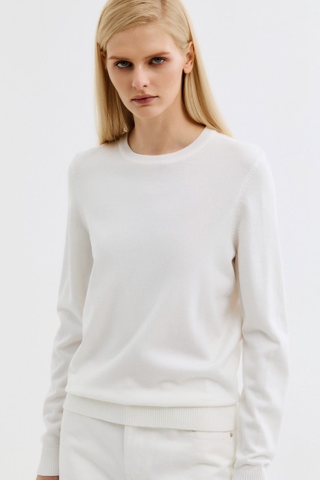 трикотажный джемпер по цене 1360 руб вид справа