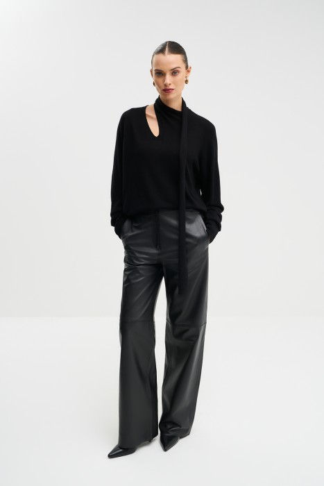 трикотажный джемпер от бренда снежная королева вид слева