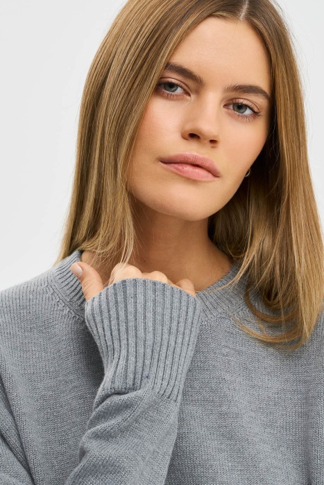 трикотажный джемпер из россии вид сбоку