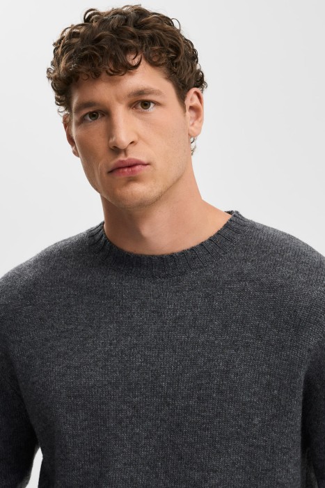 трикотажный джемпер из россии вид сбоку