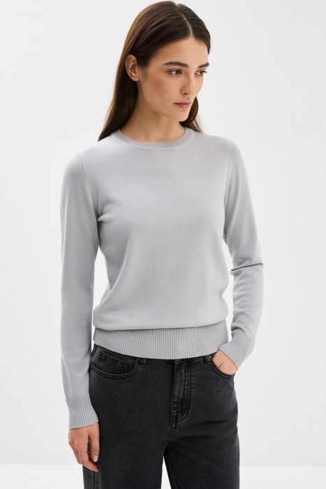 трикотажный джемпер от бренда снежная королева вид слева