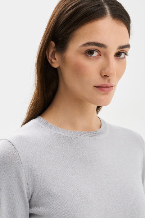 трикотажный джемпер из россии вид сбоку