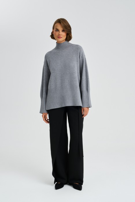 трикотажный джемпер от бренда снежная королева вид слева