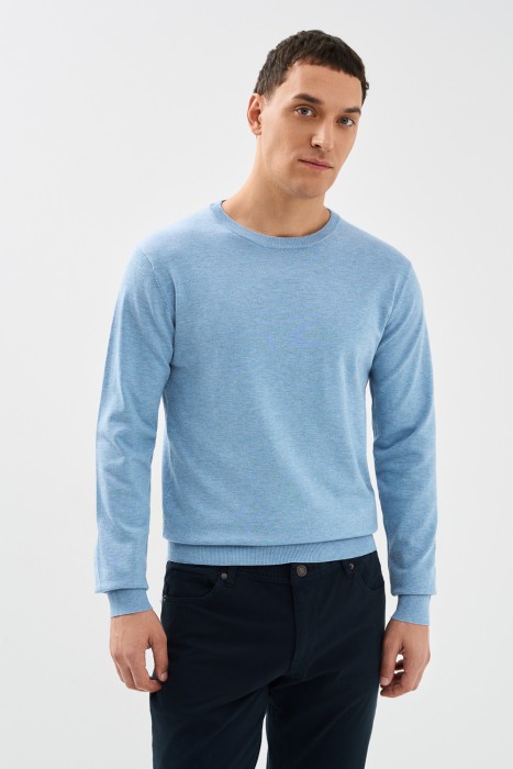 трикотажный джемпер от бренда снежная королева вид слева