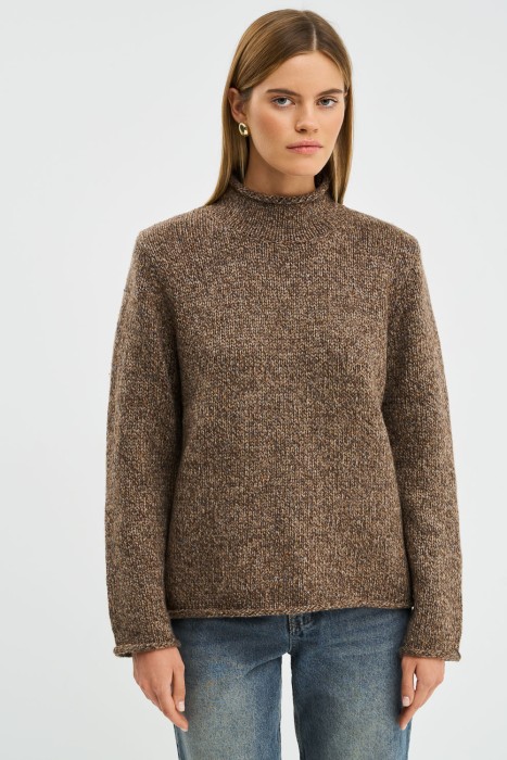 трикотажный джемпер от бренда снежная королева вид слева