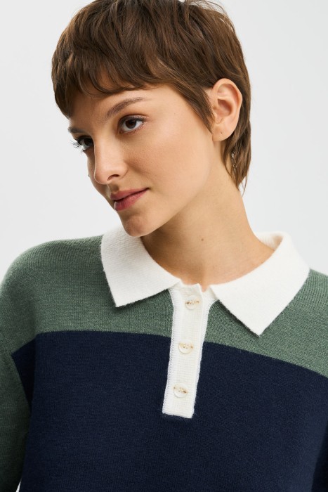 трикотажный джемпер из россии вид сбоку