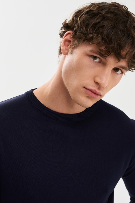 трикотажный джемпер из россии вид сбоку