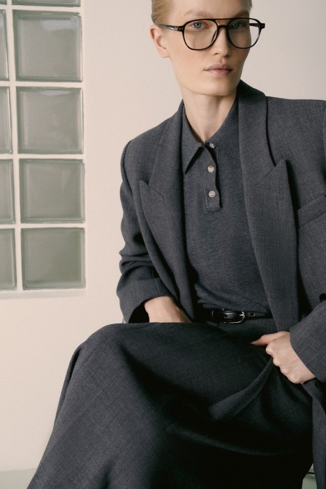 трикотажный джемпер от бренда снежная королева вид слева