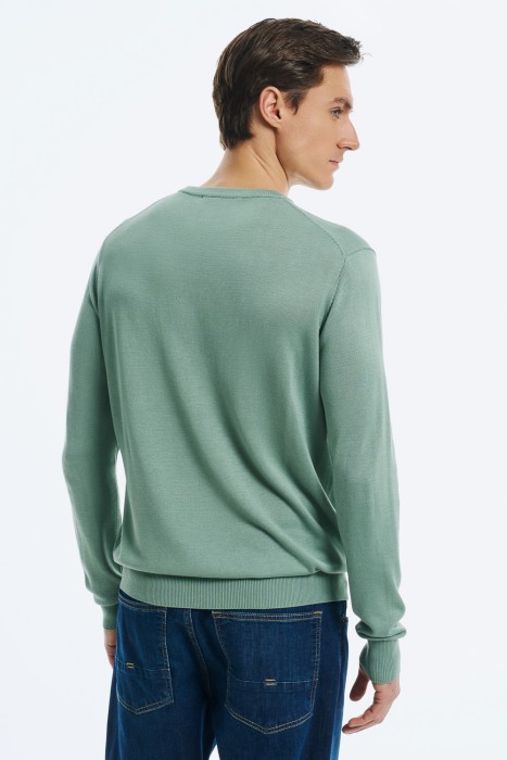 трикотажный джемпер по цене 750 руб вид справа