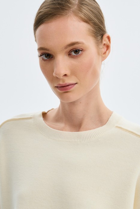 трикотажный джемпер из россии вид сбоку